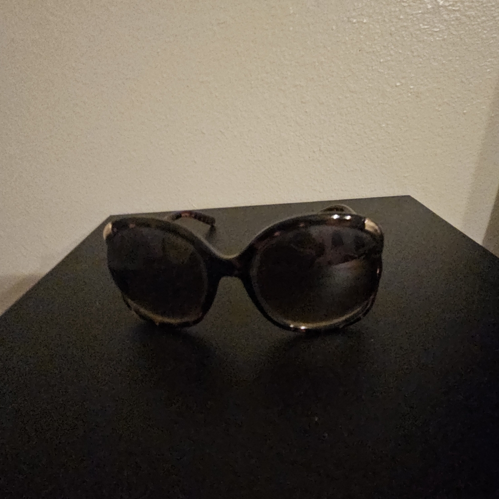 Chic Black Sunglasses